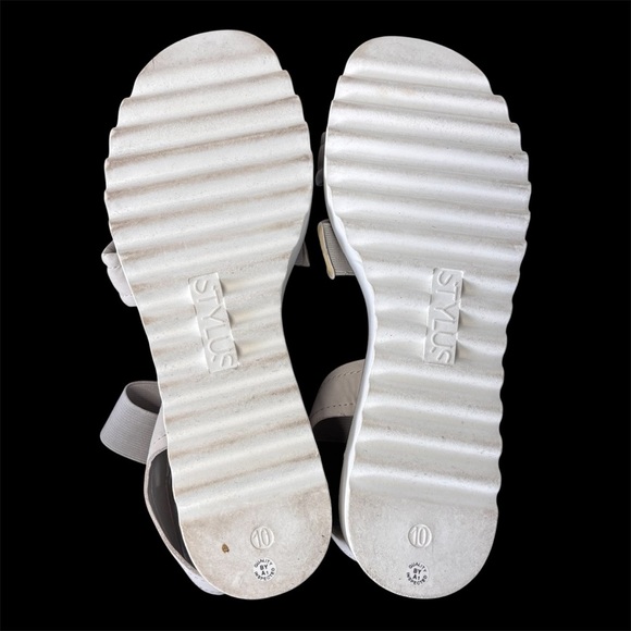 Stylus | Beige Platform Sandals | Padded Straps | Size 10 - Picture 7 of 8